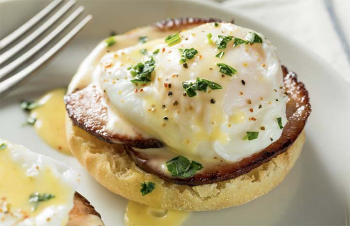 poached egg on muffin